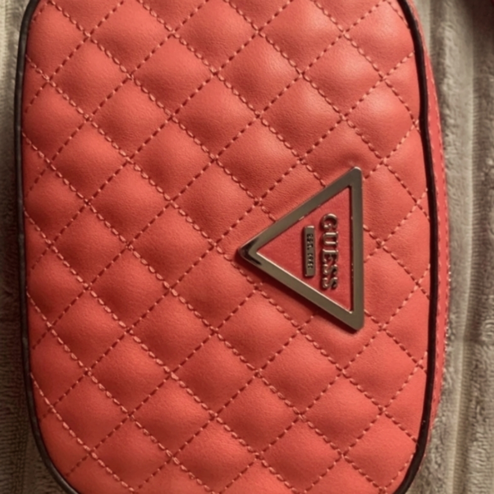 NWT! GUESS Caviar Quilted Large Zip Around Gussetted Belt Bag Bum Bag Coral Neon - Picture 3 of 17